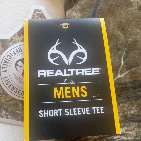NWT Realtree Edge Short-Sleeved T-shirt Camouflage with Scent Control Size M (A) - Picture 4 of 8